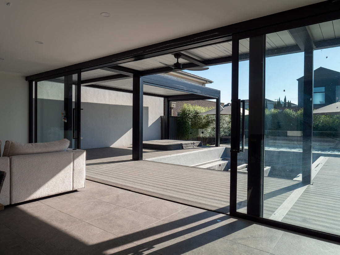 Retractable vs Louvred: Which Waterproof Awning is Right for You?